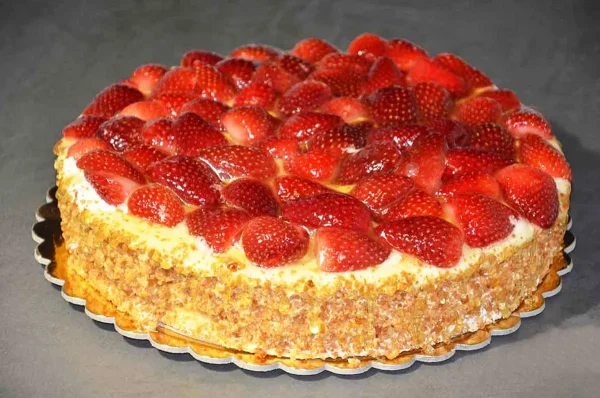 TORTA FRAGOLE ELITE 1,8 KG