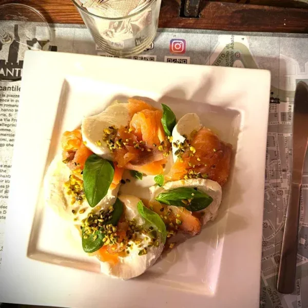 CAPRESE SALMON