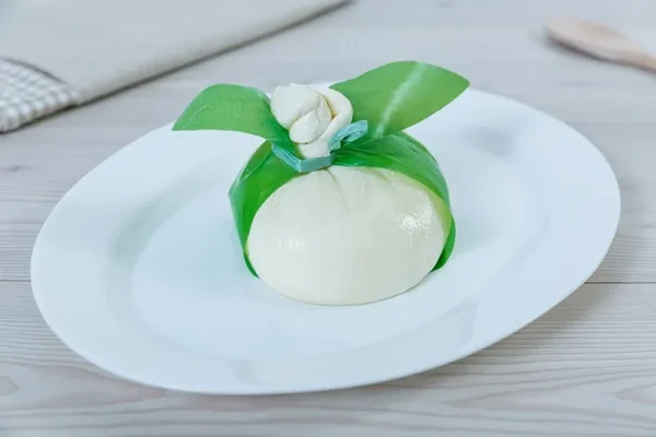 Burrata in foglia