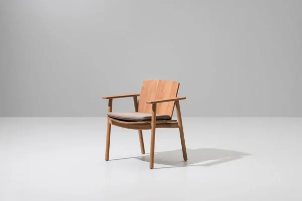 Sedia con braccioli Riva di Kettal