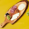 Tagliere ovale con manico bordo con corteccia cm 35x15x2.2 - immagine 2