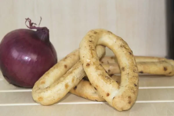 Taralli pugliesi alla cipolla